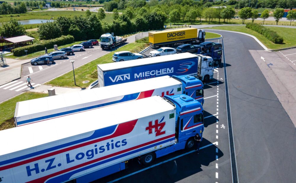Reducing Logistics Back-Office Costs with Offshore Dispatch, Tracking, and Admin Support